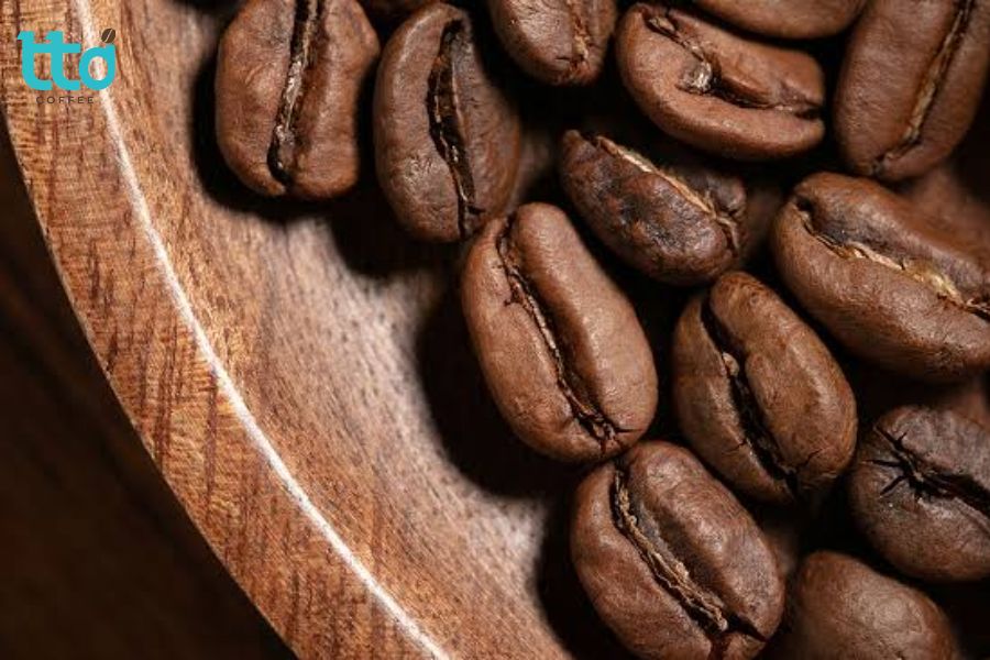 Cà phê Bourbon nổi bật với vị ngọt rõ, độ chua thanh, hương hoa trái cây nhẹ