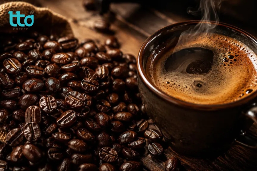 Dark Roast nổi bật với vị đắng rõ, độ chua thấp, body dày, hương cacao Dark Roast nổi bật với vị đắng rõ, độ chua thấp, body dày, hương cacao
